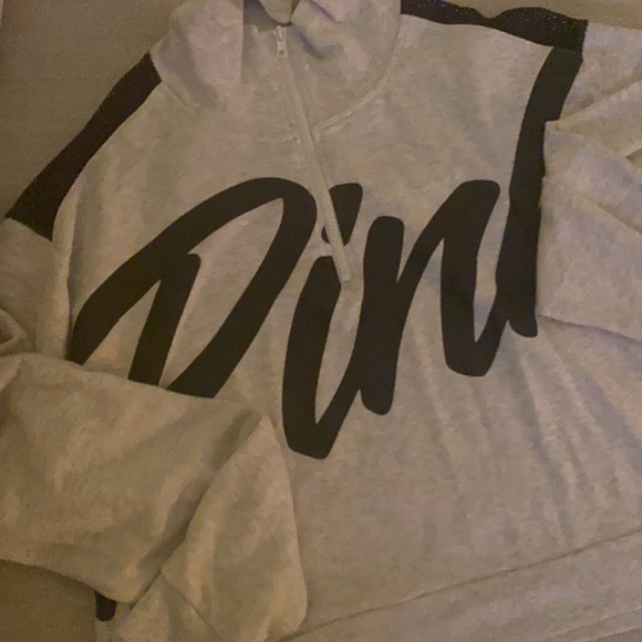 Pink VS zip up - Picture 2 of 3